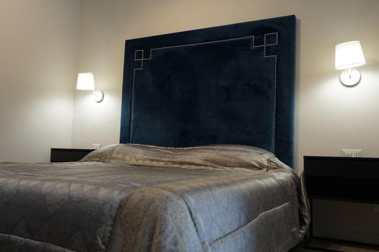 Re Di Smirne By Apulia Accommodation Bari Exteriör bild